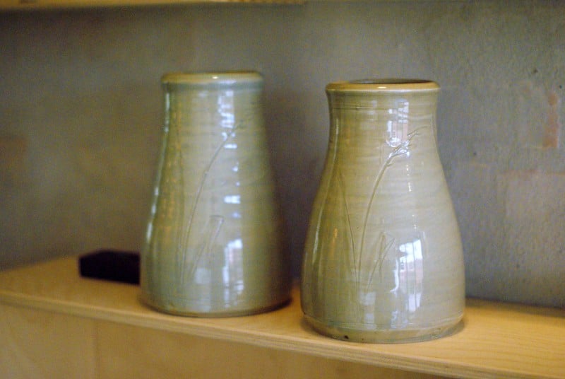 keramik vaser af hanna dahlgren hos keramikbutikken klodekær på bornholm