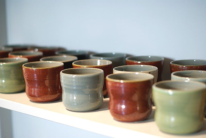 keramik kaffekopper i forskellige farver fra hjorts