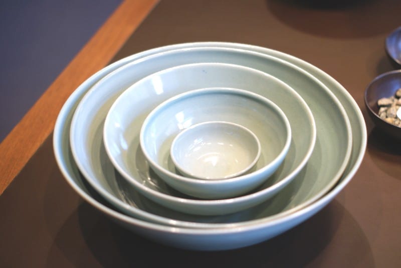billede af keramik skåle fra fabrikken i Rønne