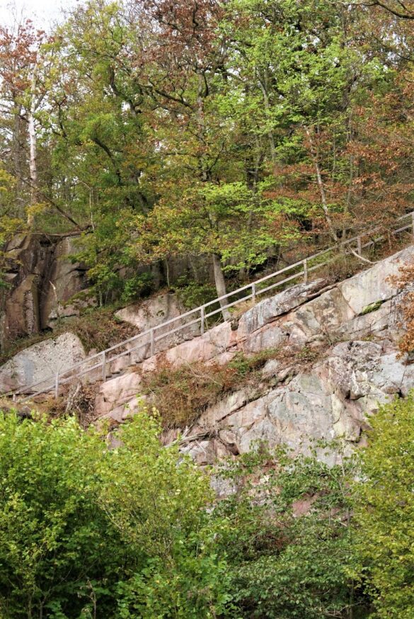 trapper op ad klippevaeg i ekkodalen paa bornholm