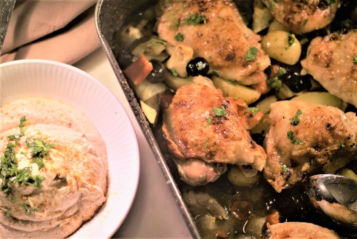 opskrift paa ovnbagt kylling og groentsager med tahin dressing